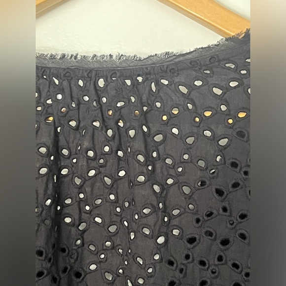 Velvet by Graham & Spencer black cotton eyelet blouse size medium - Picture 6 of 6